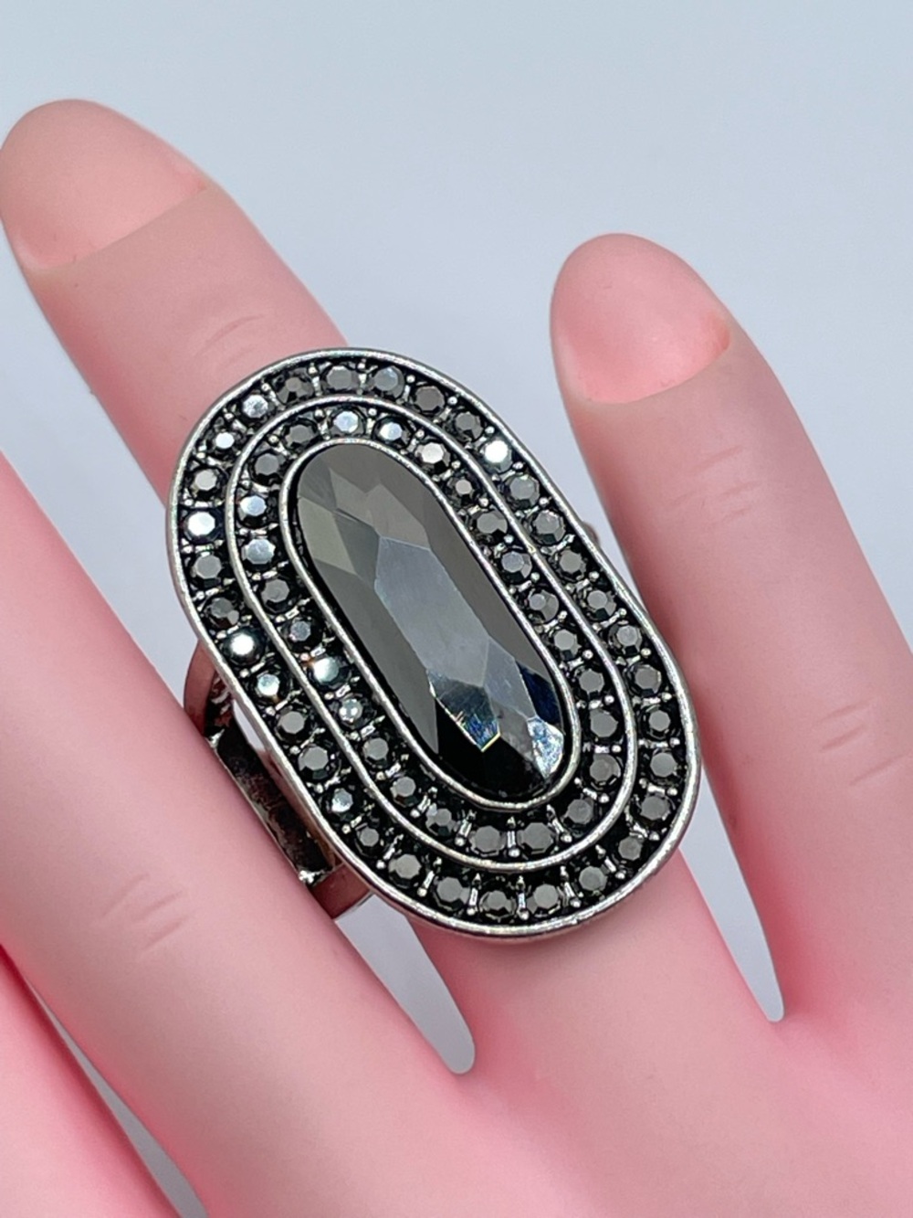 Black Crystal Oval Stretch Ring Silver Tone Art Deco Statement